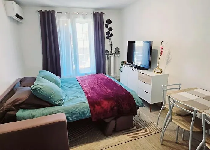 Daire Trois Pieces Au Coeur D'antibes ! Proche Et Parking A Disposition Antibes