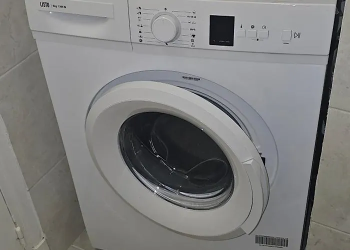 Trois Pieces Au Coeur D'antibes ! Proche Et Parking A Disposition Daire *