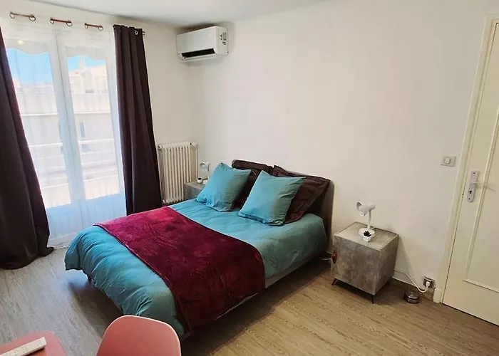 Apartment Trois Pieces Au Coeur D'antibes ! Proche Et Parking A Disposition